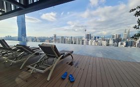 Lucentia Residence World Class Facilities Apartment Infinity Pool Stunning View